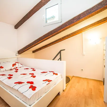 Apartment Dominik *